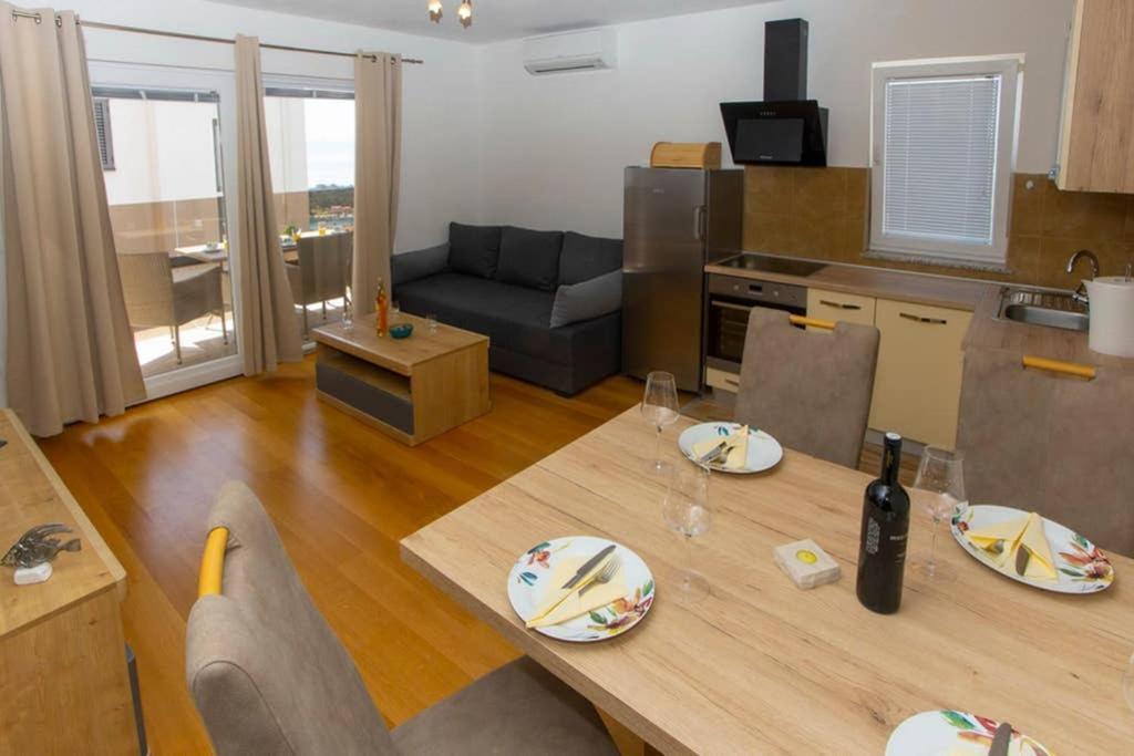 Apartments Vladimir #3 มาคาร์สกา ภายนอก รูปภาพ